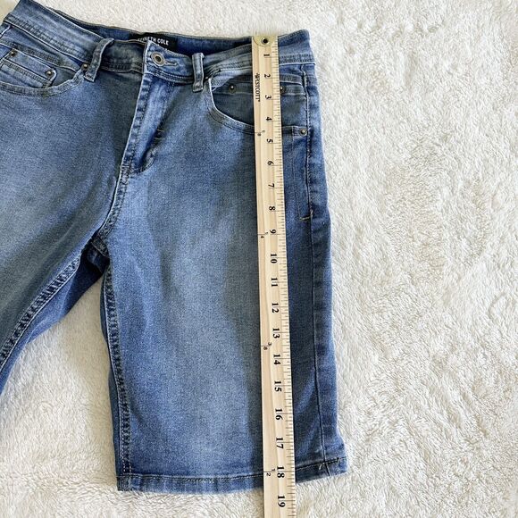 Kenneth Cole Jeans Shorts Women's Size 28 Medium Wash Denim Bermuda - Picture 12 of 13